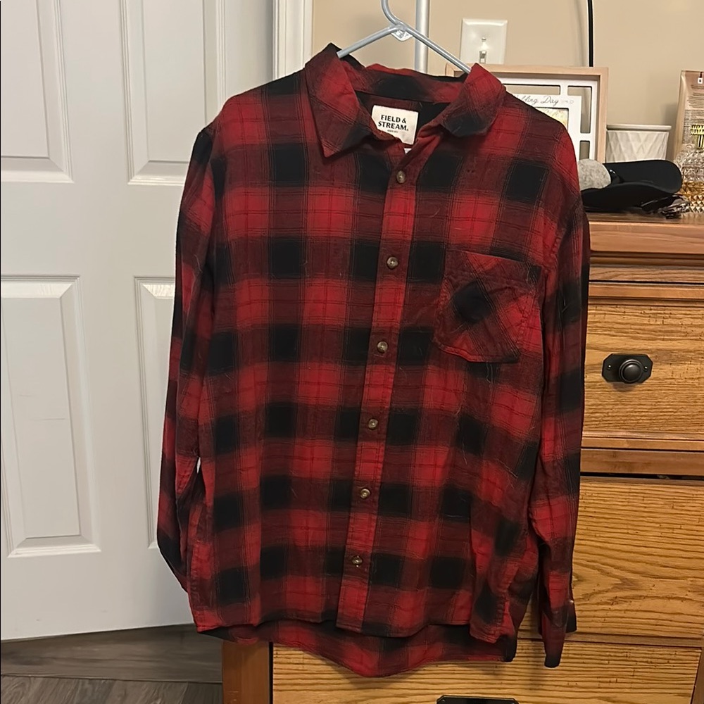 Field & Stream Red and Black Casual Button Down Shirt